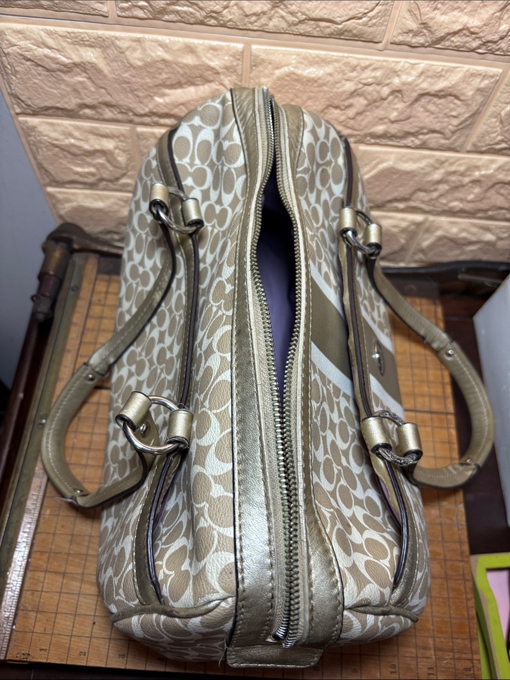 Coach Chelsea Heritage Signature Stripe Satchel Bag in Light Khaki and Silver - Picture 8 of 17